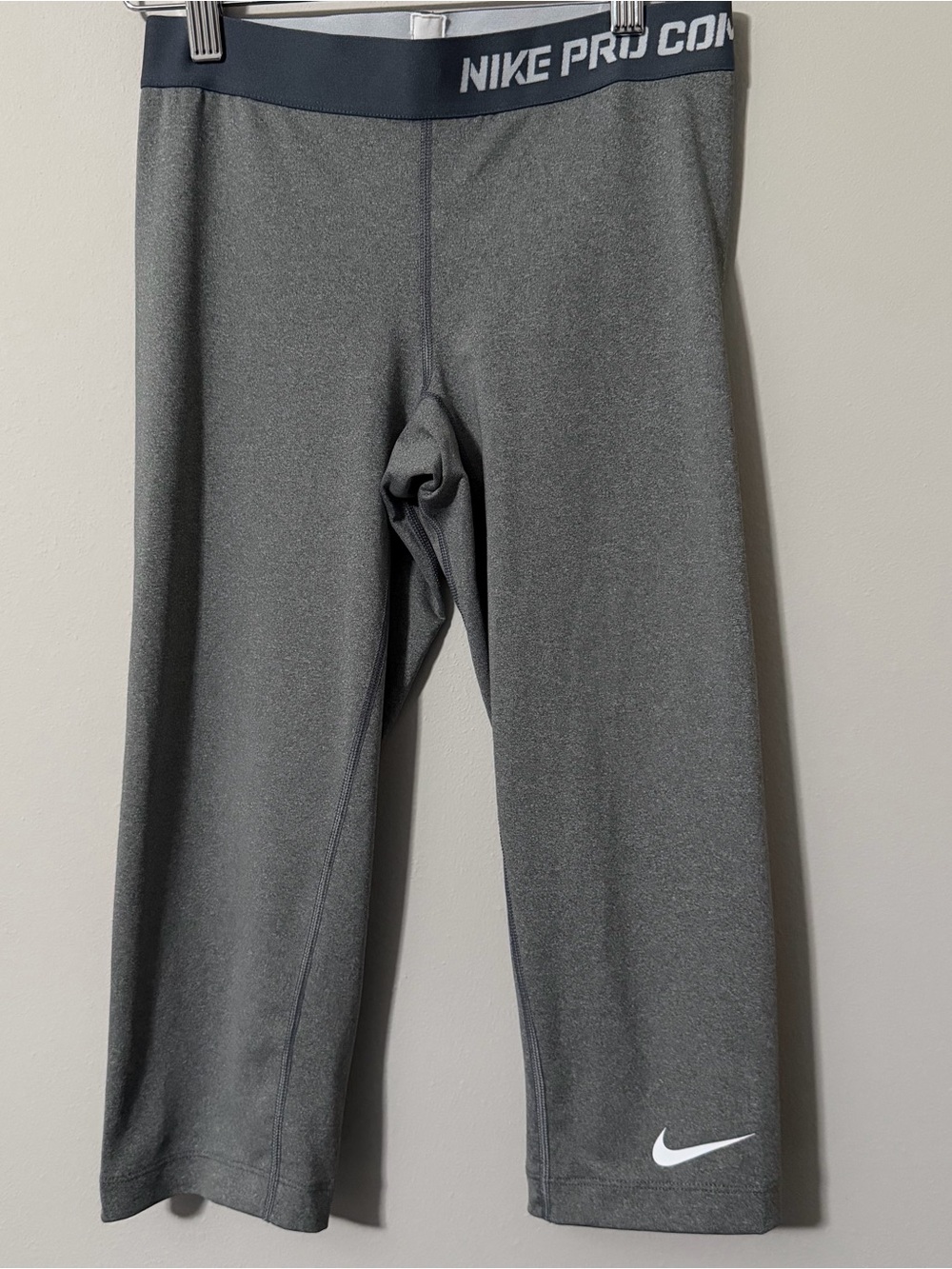 Bundle of 4 Nike DRI-Fit Leggings Women’s Small Crop Athletic Workout Running - Picture 12 of 16
